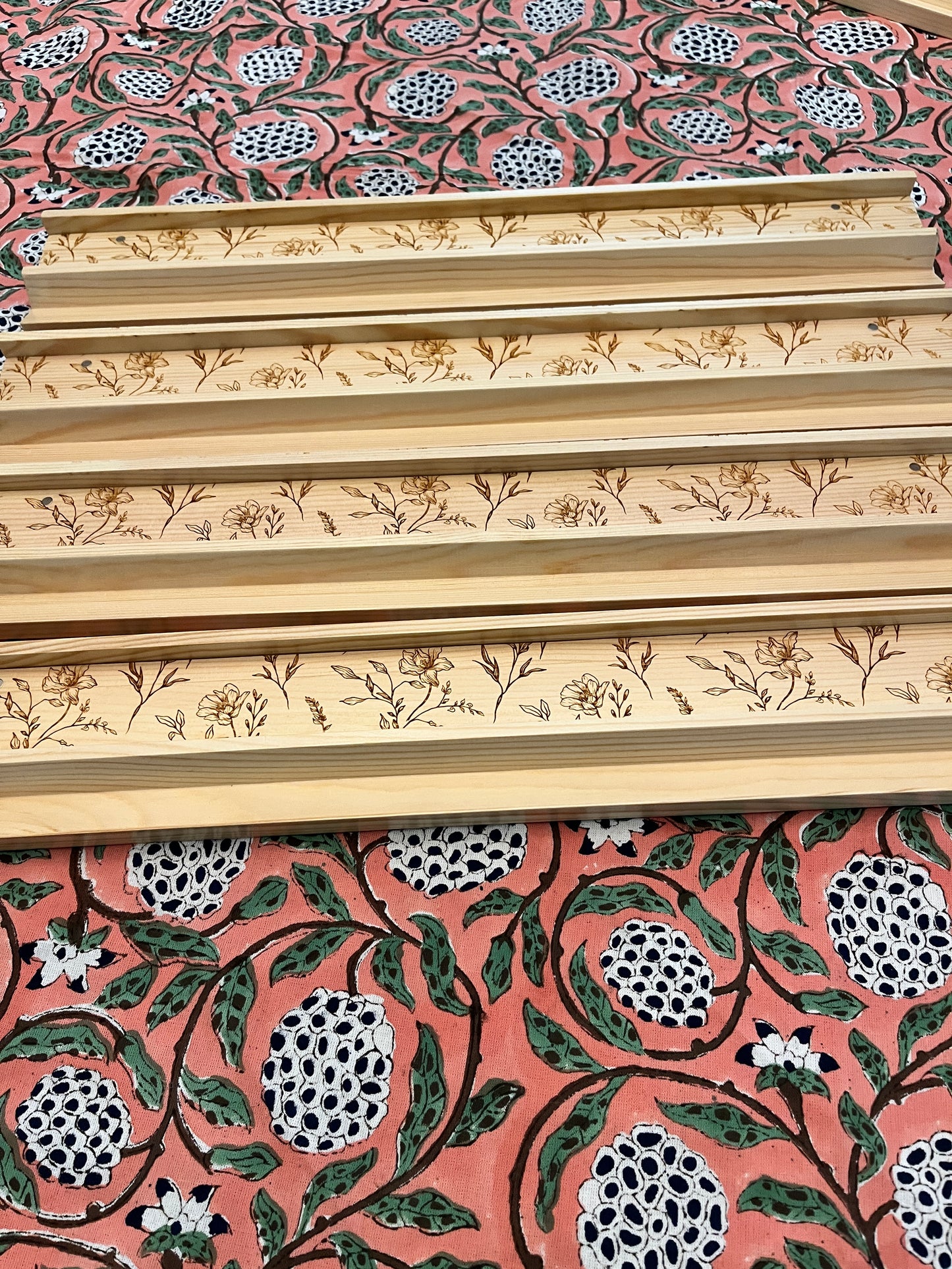 Engraved Natural Pine Wooden Rack & Pushers – 19 Inch Set of 4 Dainty Floral